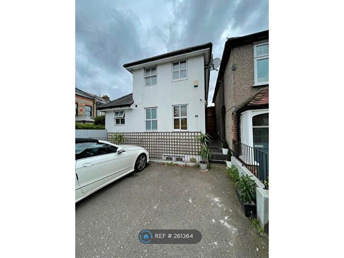 3 Bedroom Semi-Detached House To Rent In Worple Road, London, SW19