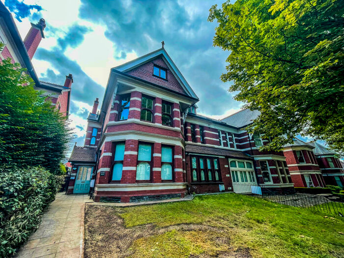 2 Bedroom Apartment To Rent In Pen-y-lan Road, Penylan, Cardiff, CF23