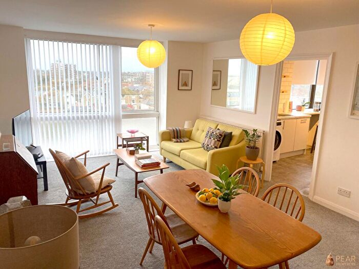 1 Bedroom Apartment To Rent In Arundel Lodge, Shelley Road, Worthing, BN11