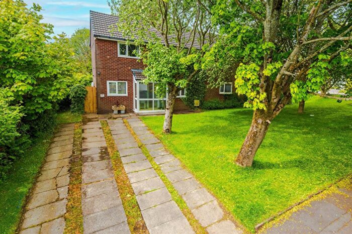 3 Bedroom House For Sale In Old Road, Ashton-Under-Lyne, OL6