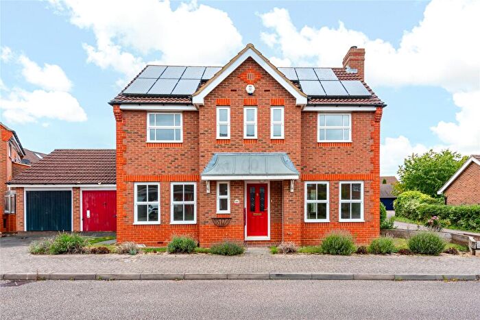 3 Bedroom Detached House For Sale In Carnweather Court, Tattenhoe, Milton Keynes, Buckinghamshire, MK4
