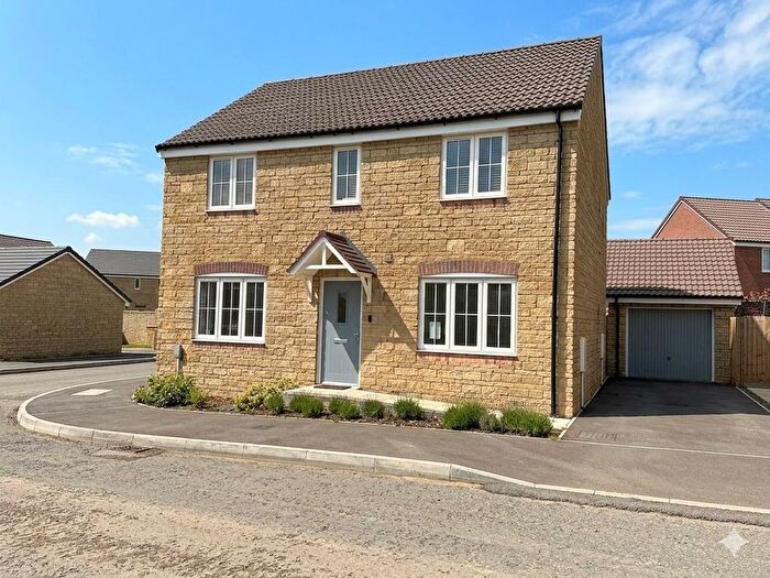 4 Bedroom Detached House For Sale In Gleiser View, Malmesbury, SN16