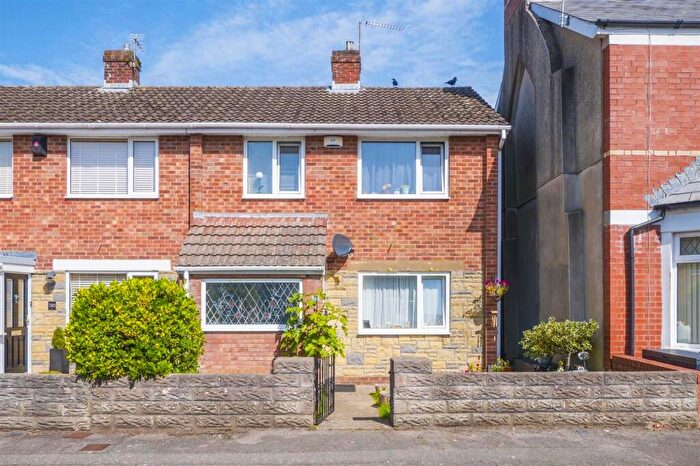 3 Bedroom End Of Terrace House For Sale In Lewis Street, Barry, CF62