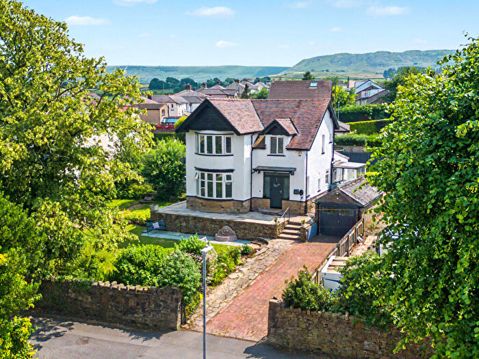 3 Bedroom Detached House For Sale In Lyndale Road, Hapton, BB11