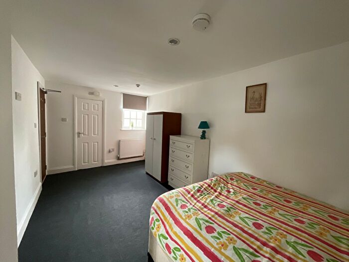 Studio To Rent In Cross Street, Willenhall, WV13