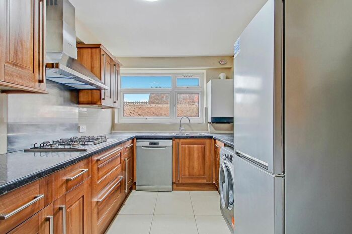 2 Bedroom Flat To Rent In Greville Court, South Vale, Harrow, HA1