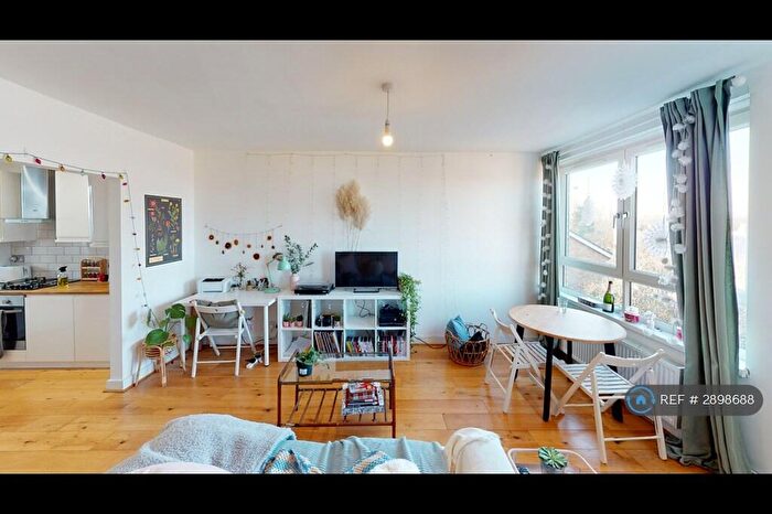3 Bedroom Flat To Rent In Fern Court, London, SE14