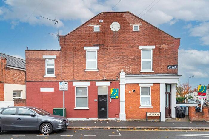 1 Bedroom Flat To Rent In Chapter Road, Willesden, London, NW2