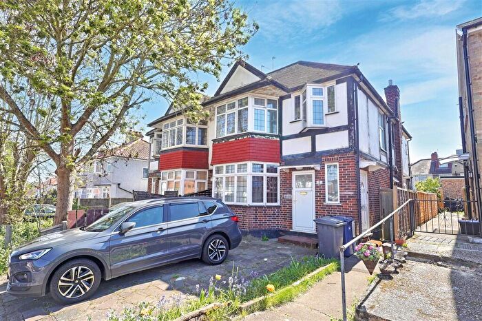 2 Bedroom Flat For Sale In Woodfield Avenue, London, NW9
