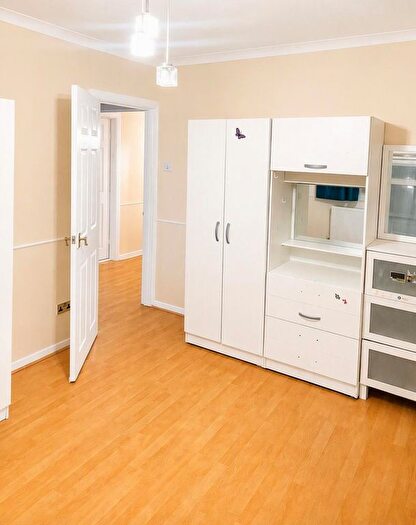 2 Bedroom Maisonette To Rent In Rowe Walk, South Harrow, HA2
