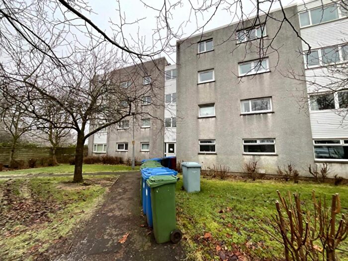 3 Bedroom Flat To Rent In Troon Court, Auldhouse, G75