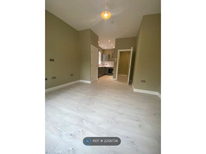 2 Bedroom Flat To Rent In Davenport Park Road, Stockport, SK2