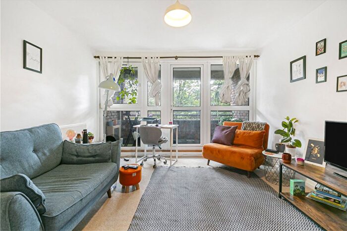 1 Bedroom Maisonette For Sale In Littlecombe Close, Kersfield Road, London, SW15