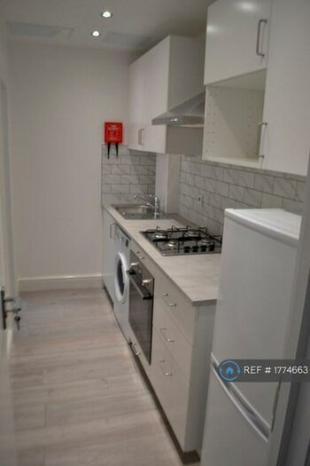 Studio To Rent In Mayfair Avenue, Ilford, IG1