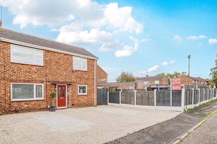 3 Bedroom Semi-Detached House For Sale In Queensway, NG31