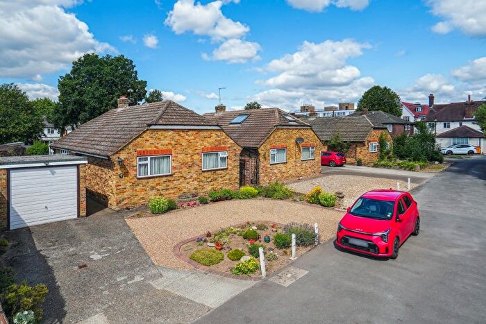 2 Bedroom Bungalow For Sale In Bathurst Close, Iver, SL0