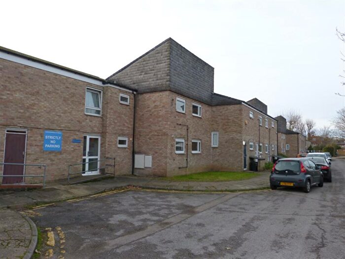 1 Bedroom Flat To Rent In Priors Mead, Enfield, EN1