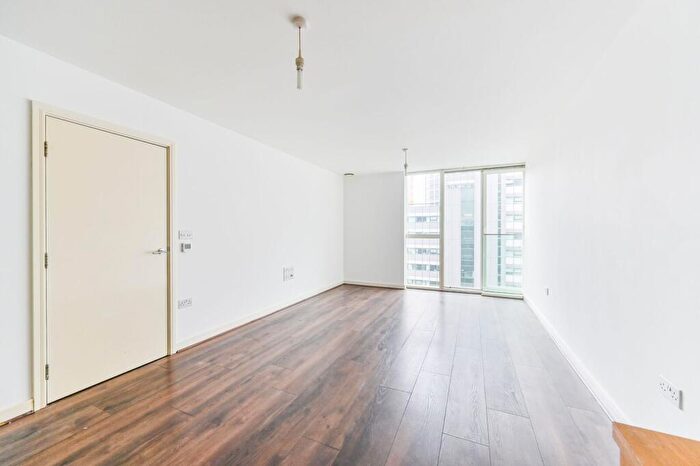 2 Bedroom Flat To Rent In Saffron Central Square, East Croydon, Croydon, CR0