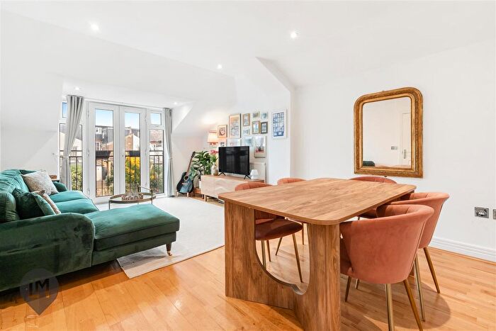 1 Bedroom Flat For Sale In Wells Place, London, SW18