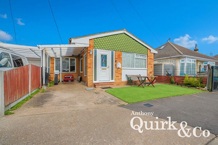 2 Bedroom Detached Bungalow For Sale In Maurice Road, Canvey Island, SS8