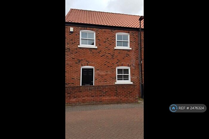 3 Bedroom Semi-Detached House To Rent In Rainbow Close, Thorne, Doncaster, DN8