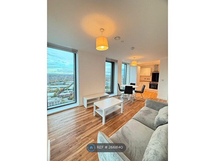 2 Bedroom Flat To Rent In Michigan Point Tower D, Salford, M50