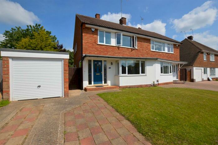 3 Bedroom Semi-Detached House To Rent In Silverdale Road, Earley, RG6