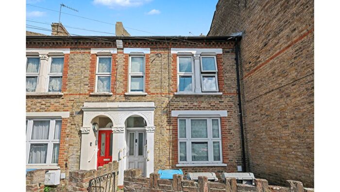 1 Bedroom Flat For Sale In Charlton Road, Harlesden, London, NW10