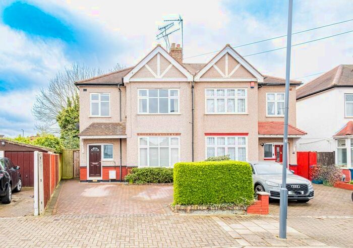 1 Bedroom Maisonette To Rent In Gloucester Road, North Harrow, Harrow, HA1