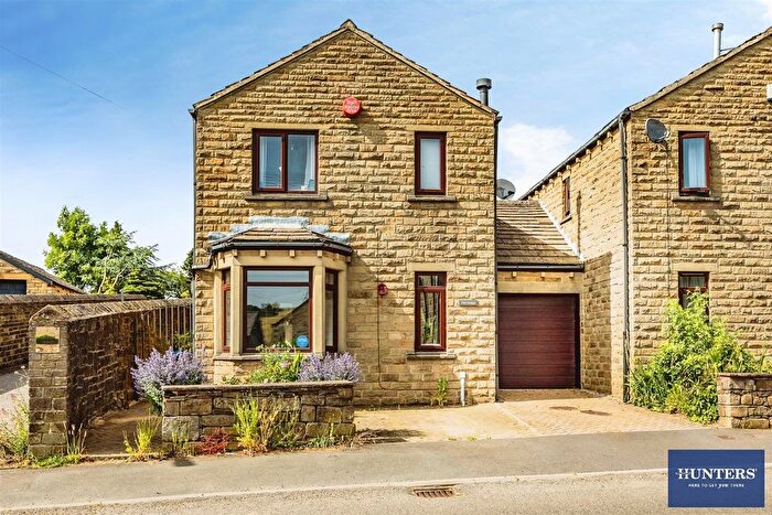 4 Bedroom Detached House For Sale In Fairways, High Street, Stainland, Halifax, HX4