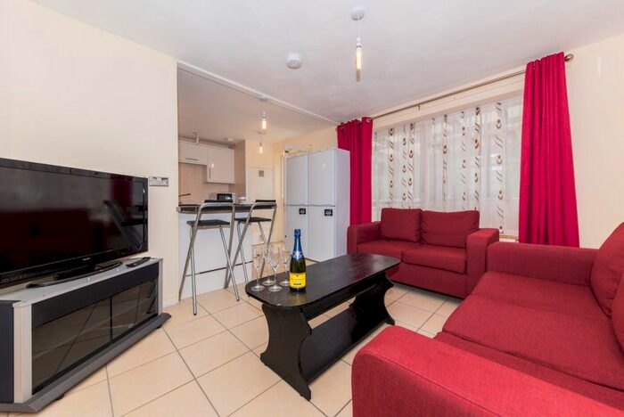 5 Bedroom Property To Rent In Crossways, Canterbury, CT2