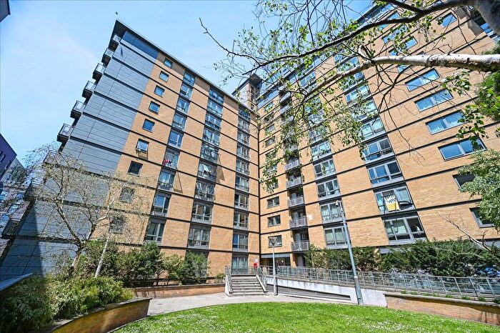 1 Bedroom Flat For Sale In Trentham Court, Victoria Road, Acton, London, W3