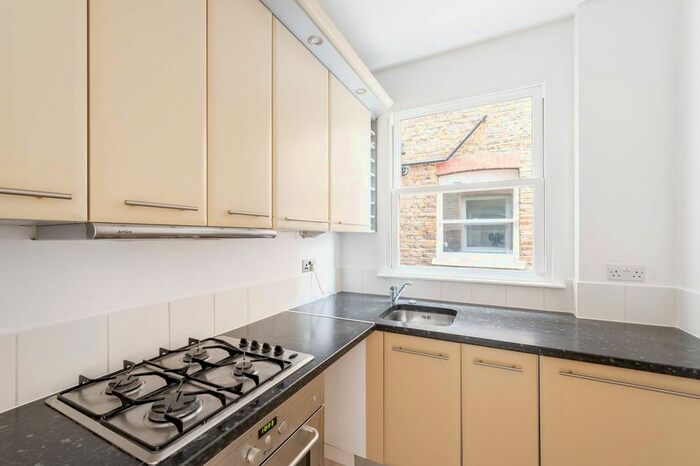 2 Bedroom Flat To Rent In Vera Road, Munster Village, London, SW6