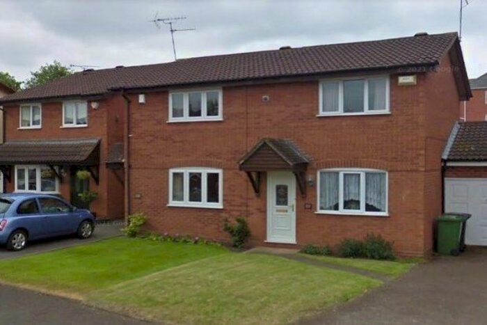 2 Bedroom Property To Rent In Minions Close, Atherstone CV9