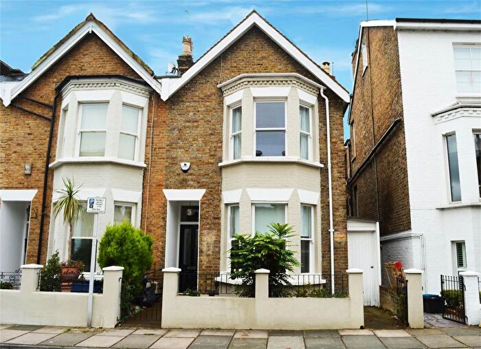 4 Bedroom Semi-Detached House To Rent In Jocelyn Road, Richmond, TW9