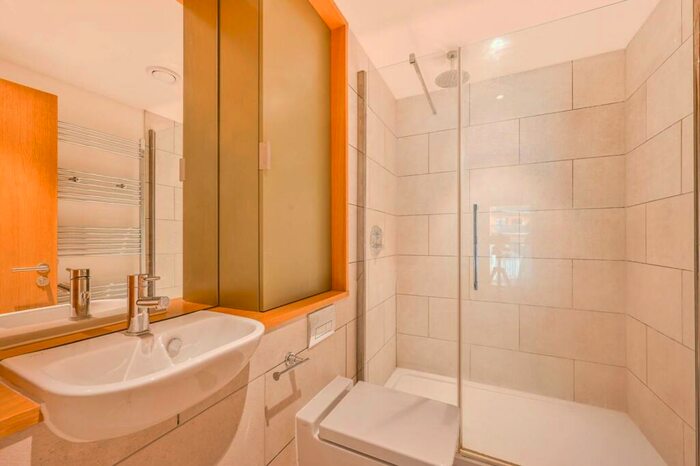 3 Bedroom Flat To Rent In Maud Street, Canning Town, London, E16