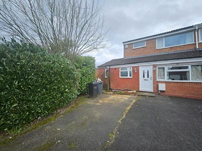 4 Bedroom Semi-Detached House To Rent In Wellman Croft, Selly Oak, Birmingham, B29