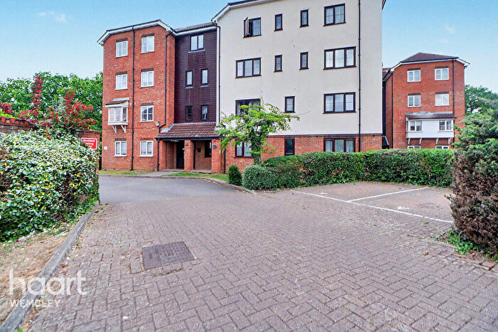 1 Bedroom Flat For Sale In Vicars Bridge Close, Wembley, HA0