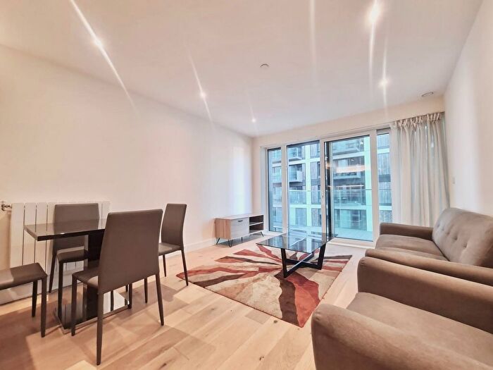 1 Bedroom Flat To Rent In Duke Of Wellington Avenue, London, SE18