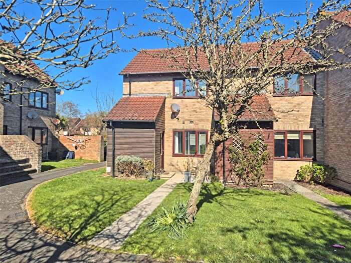 2 Bedroom End Of Terrace House For Sale In Eastlands, New Milton, Hampshire, BH25