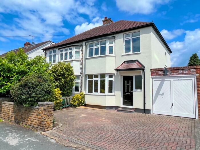 3 Bedroom Terraced House To Rent In Cottimore Lane, Walton-on-Thames, KT12