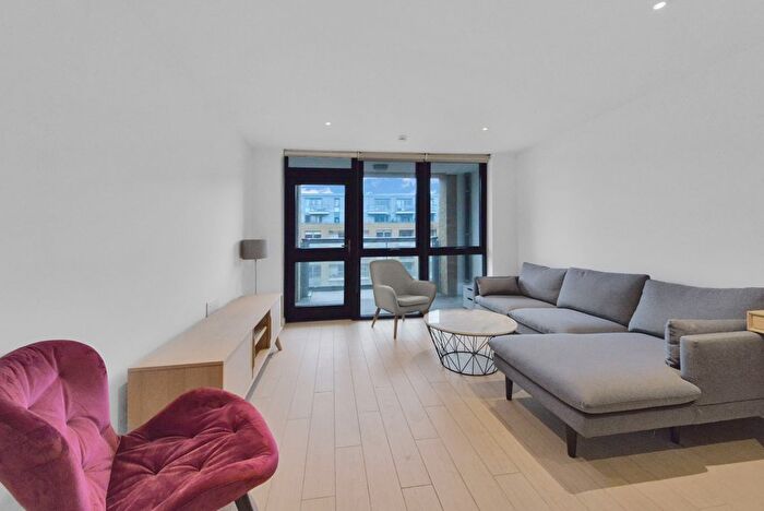 2 Bedroom Flat For Sale In Packington Square, London, N1