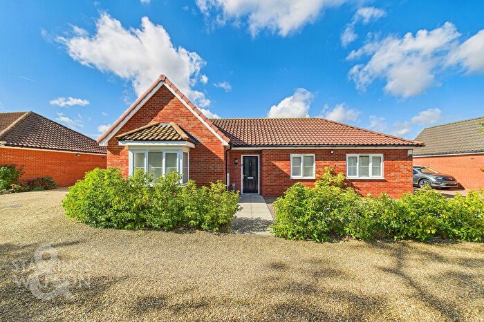 3 Bedroom Detached Bungalow For Sale In Somme Close, Wymondham, NR18