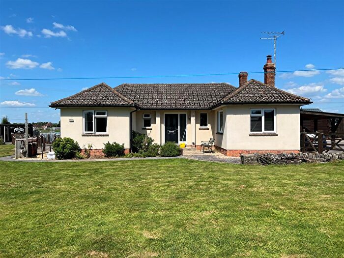 3 Bedroom Detached Bungalow For Sale In Lintern Lane, Madjeston, Gillingham, SP8