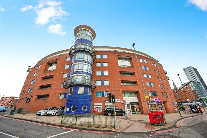 2 Bedroom Flat For Sale In Old Snow Hill, Birmingham, B4