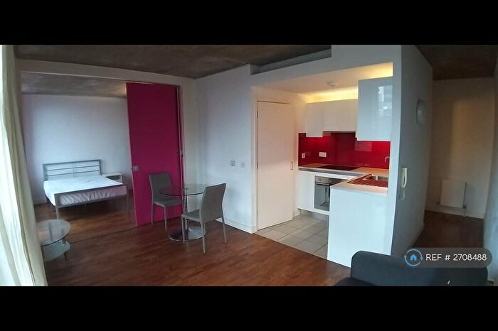 1 Bedroom Flat To Rent In Manchester, Manchester, M4
