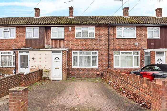 3 Bedroom Terraced House To Rent In Langley, Berkshire, SL3