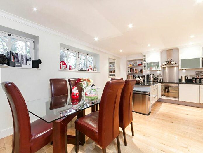3 Bedroom End Of Terrace House To Rent In Jack Straws Castle North End Way Hampstead, NW3