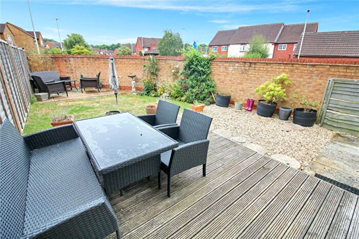 3 Bedroom End Of Terrace House For Sale In Gamekeepers Close, Swindon, Wiltshire, SN25