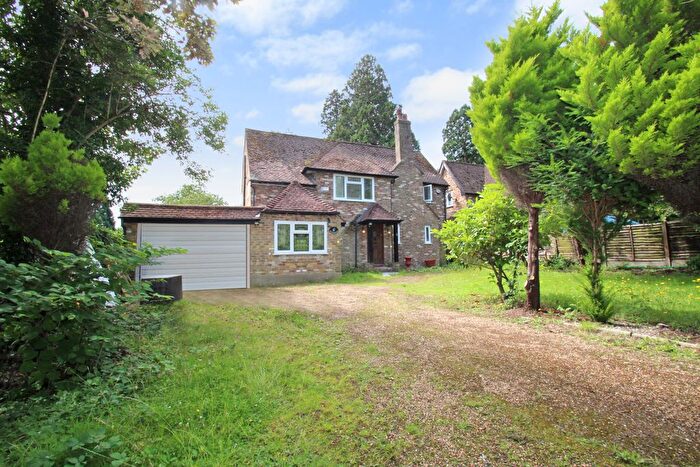 8 Bedroom Detached House To Rent In Warren Road, Ickenham, Uxbridge, Greater London, UB10